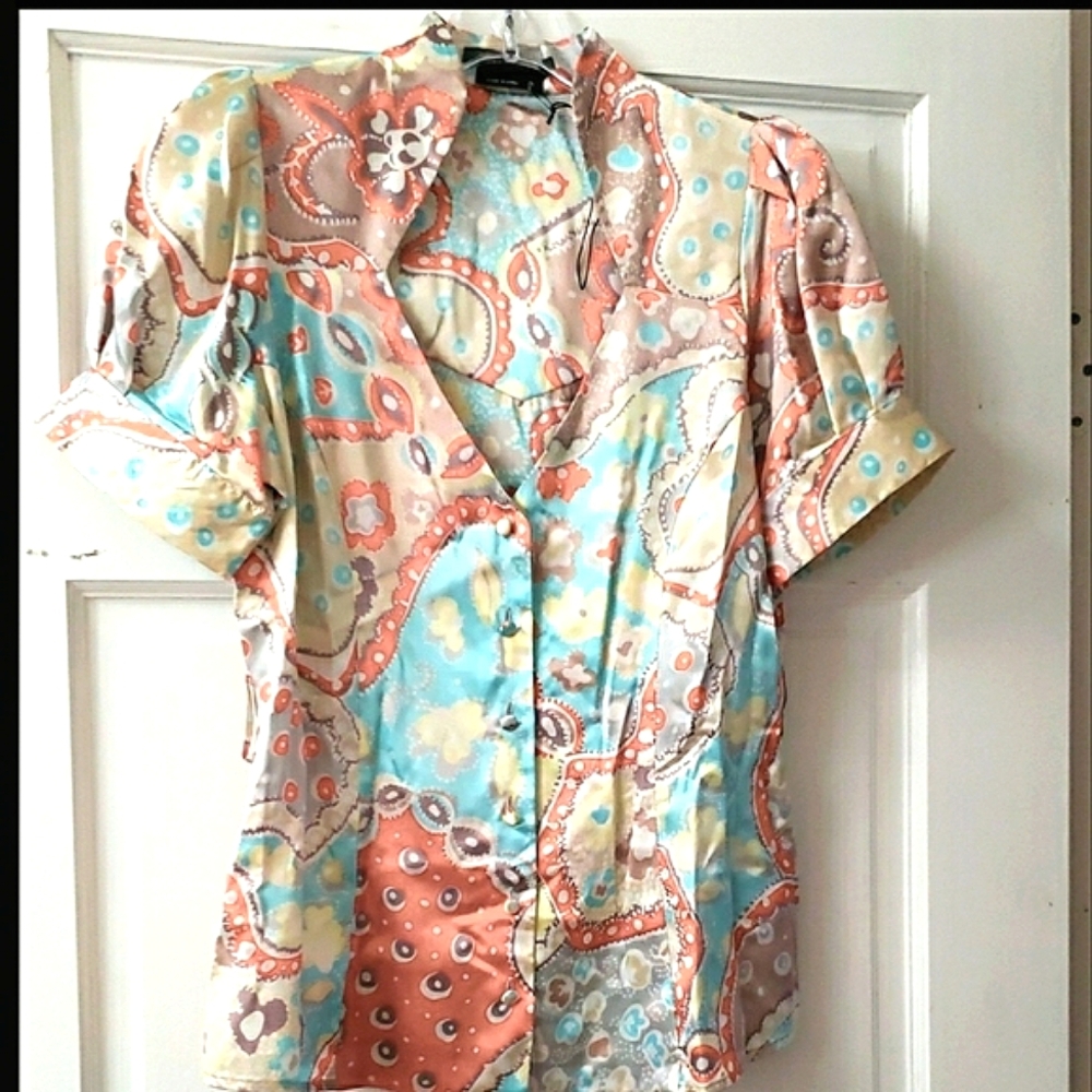 NWOT BcbgMaxAzria Short Puffed Sleew Blouse
